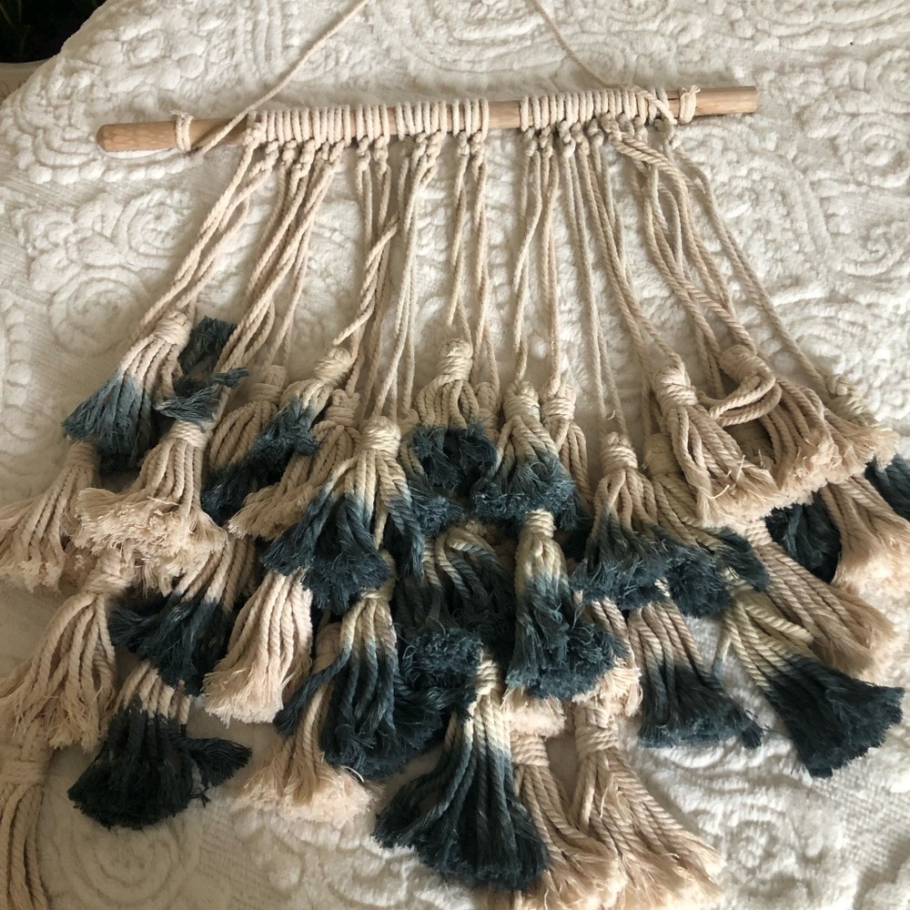 BEAUTIFUL LARGE HANGING MACRAME OFF WHITE AND BLUE